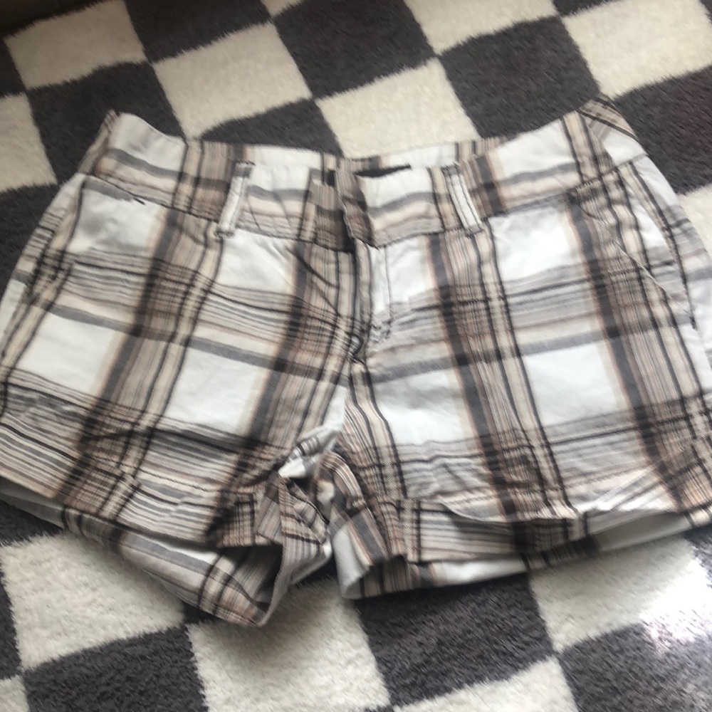 Plaid Shorts in Brown and White